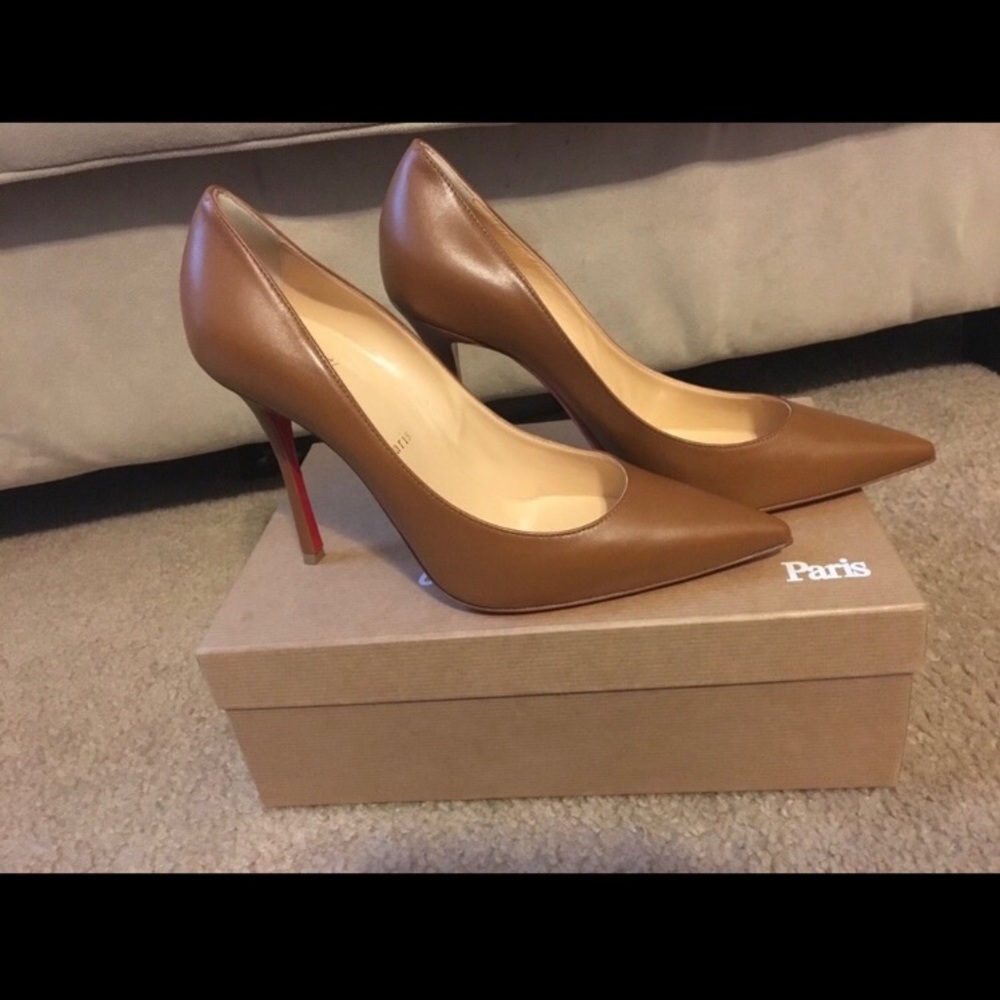 100% Authentic size 8.5
